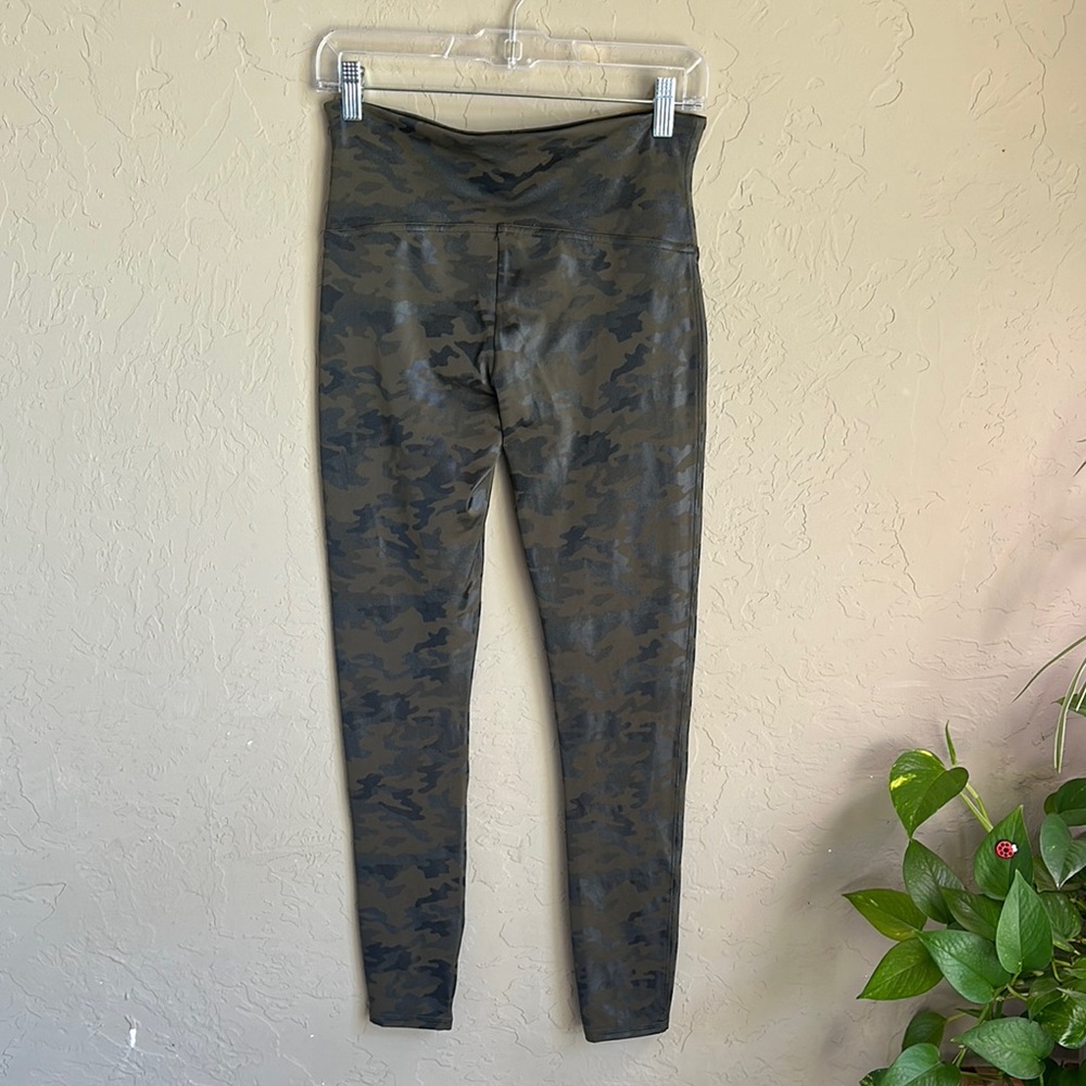 Spanx size large set of 2 leggings green‎ and black Camo Print and black sparkle